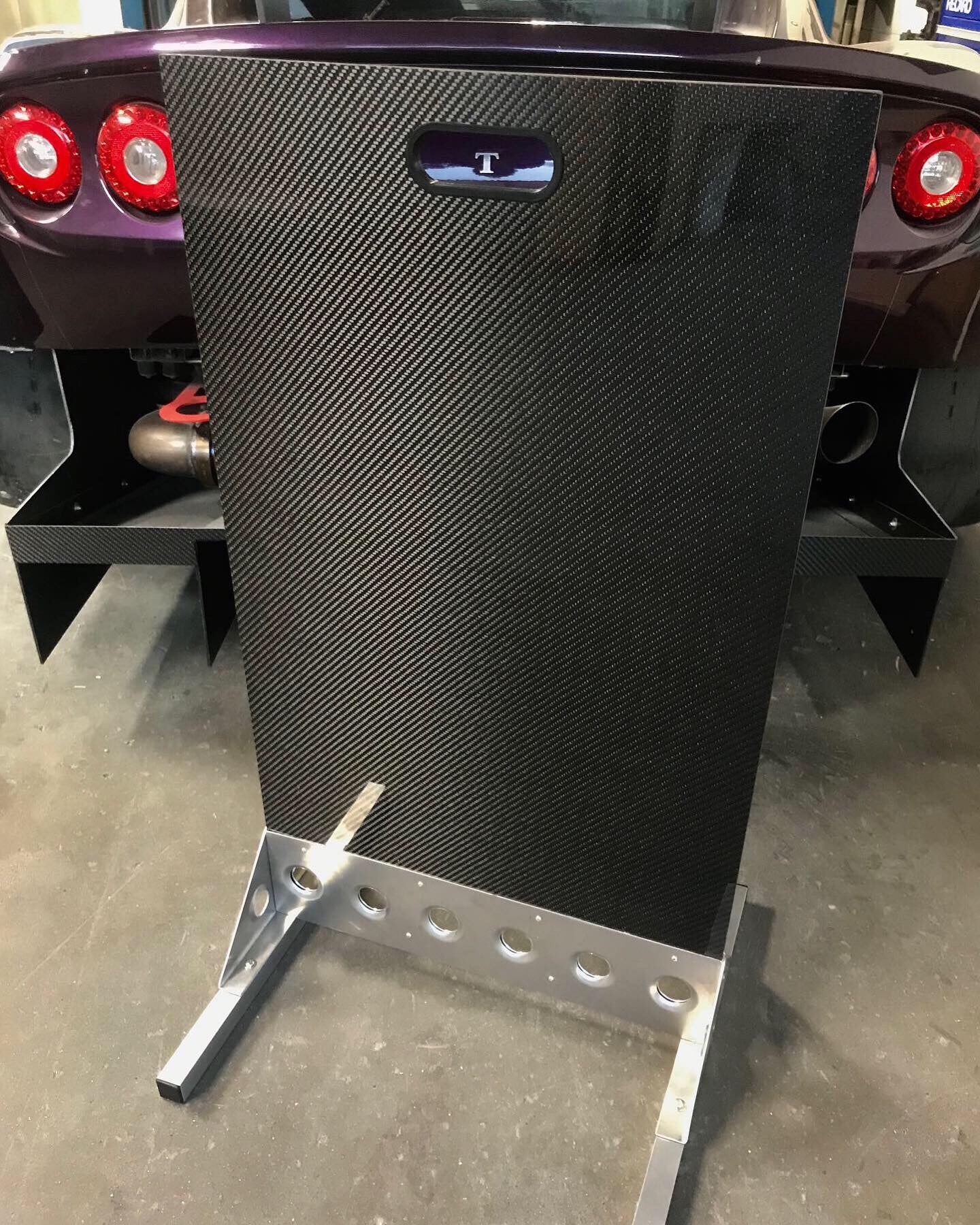 Victory Carbon Pit Board