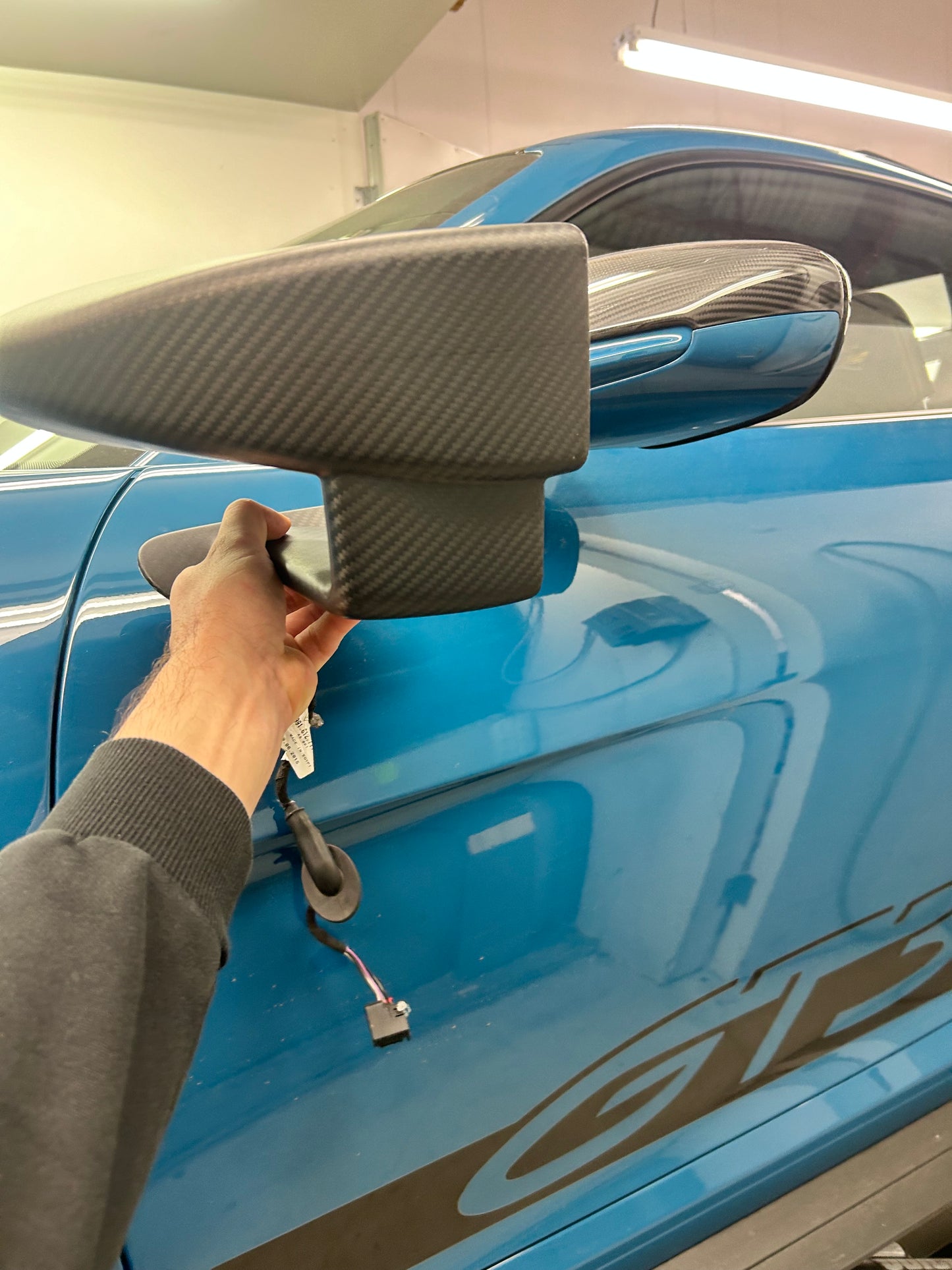 Lightweight Carbon Optic 992RS