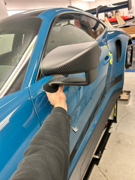 Lightweight Carbon Optic 992RS