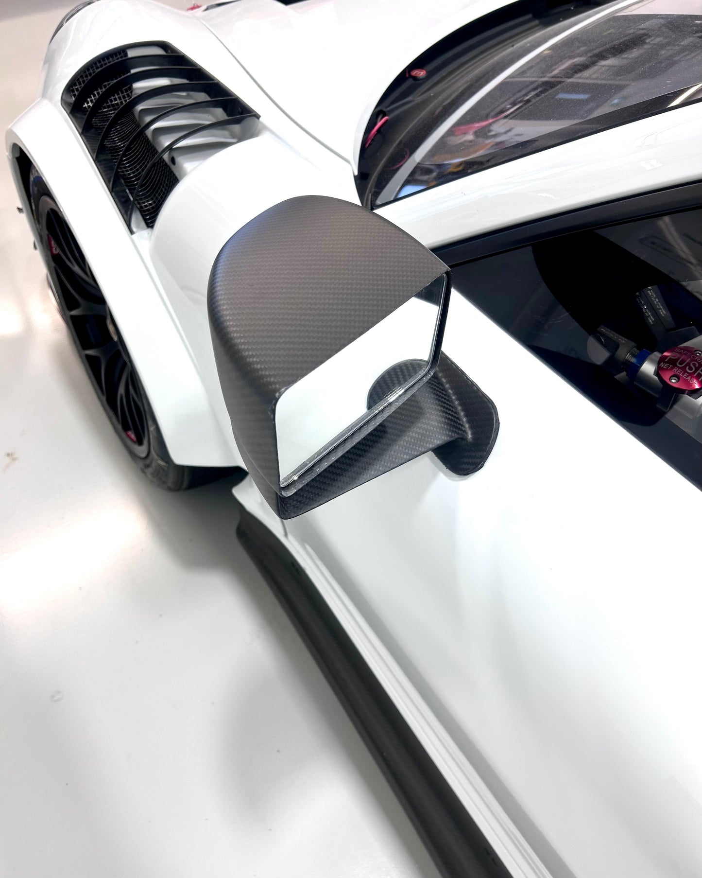 Lightweight Carbon Optic ( 991/981/718 )